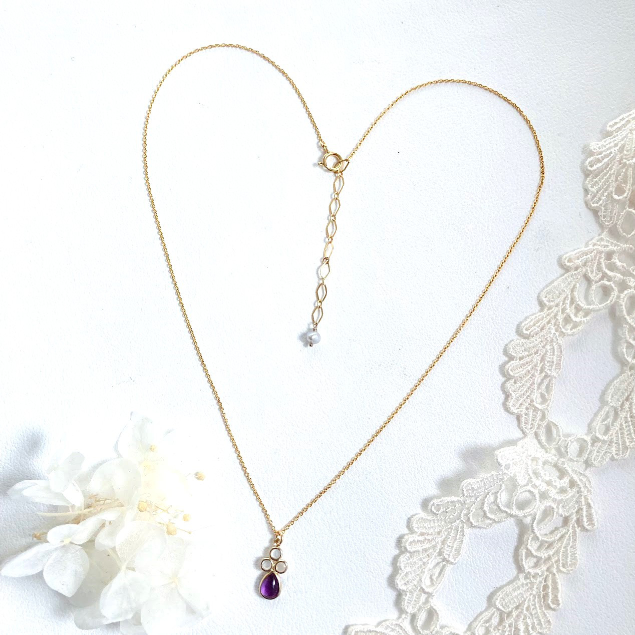 アメシストとマザーオブパールのネックレス　アンティークテイスト