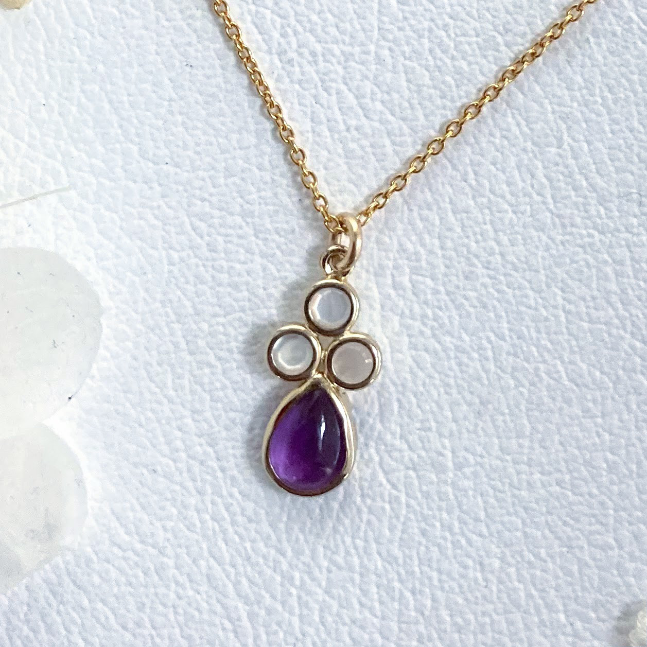 アメシストとマザーオブパールのネックレス　アンティークテイスト