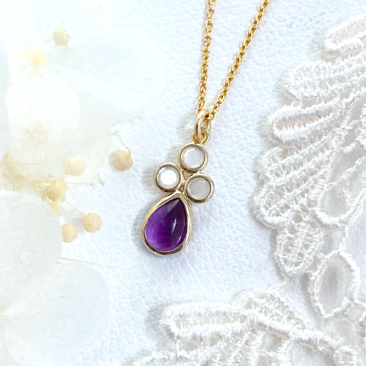 アメシストとマザーオブパールのネックレス　アンティークテイスト