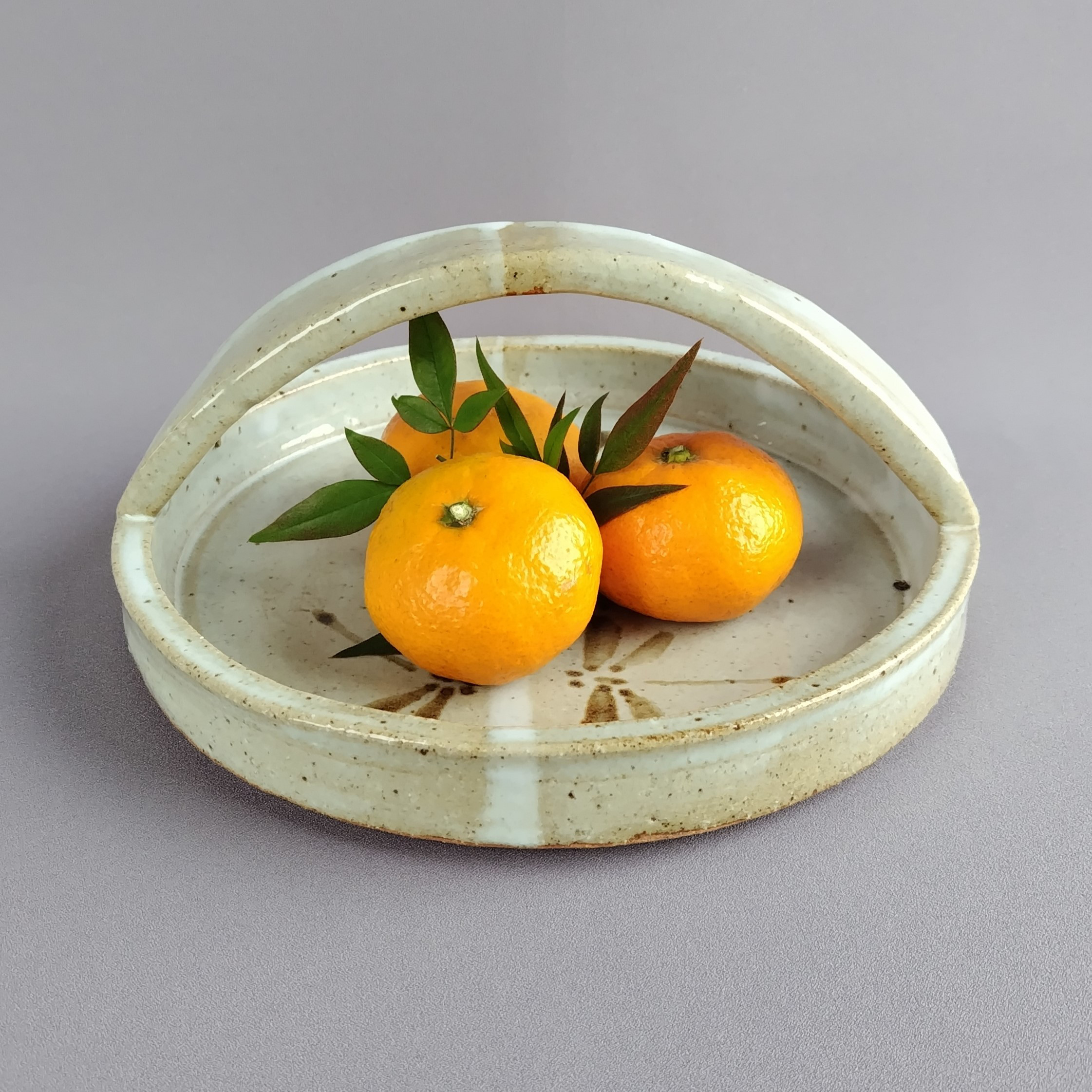 手付鉢　白萩釉　トンボ絵　【商品番号：00456】