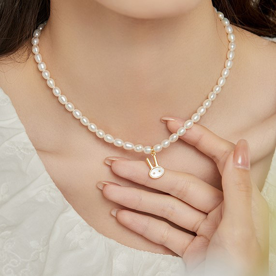 淡水パールのネックレス　ウサギ　淡水真珠　淡水パール　6月の誕生石 夏の誕生石2024