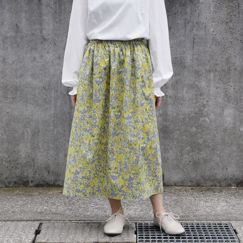 ミモザ フラワープリント（グレー）コットンギャザースカート 春  春の誕生花2026 ミモザ2026