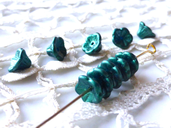 お花　メタルビリジアン　チェコビーズCzech Glass Beads10個 2枚目の画像