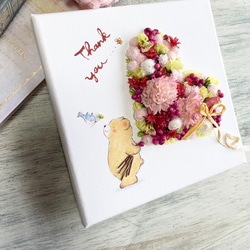 くまちゃんと小鳥ちゃんのフラワーギフト　プリザーブドフラワー　母の日ギフト　プレゼント　予約販売　 2枚目の画像