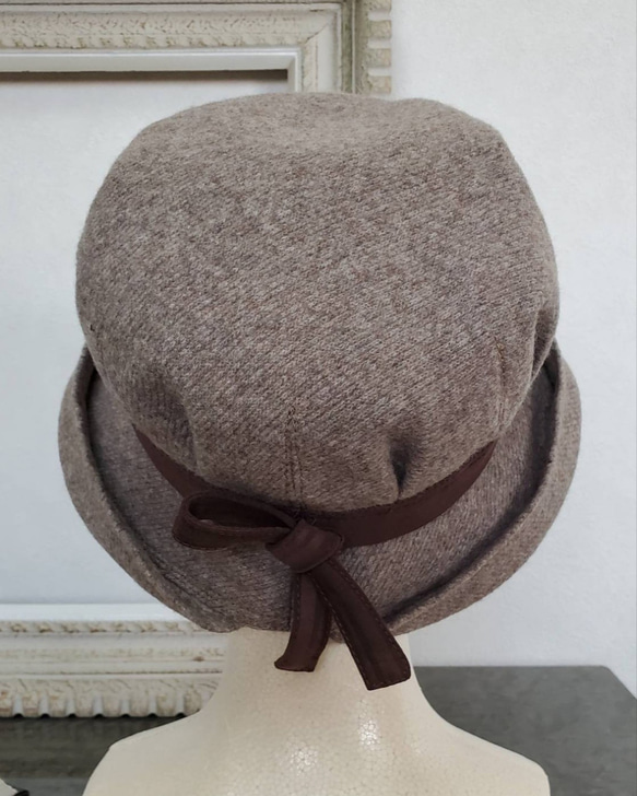 纏う…装いの帽子【ブリムが個性的なブルドン】暖かみのある素材でとても被りやすい帽子秋冬の装いに➰ 4枚目の画像
