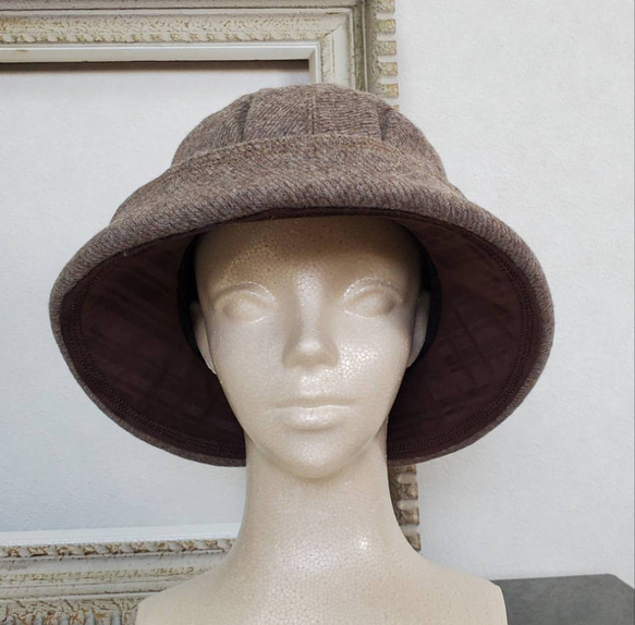 纏う…装いの帽子【ブリムが個性的なブルドン】暖かみのある素材でとても被りやすい帽子秋冬の装いに➰ 2枚目の画像