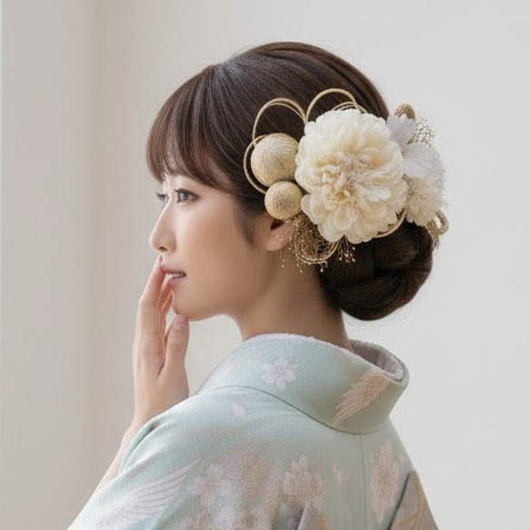 上品ダリアと水引の髪飾り 結婚式 成人式 花嫁 和装 振袖 卒業式 白