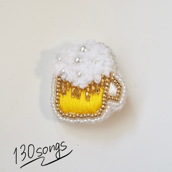 ✳︎ ビール ✳︎ ビーズ 刺繍 ブローチ 2枚目の画像