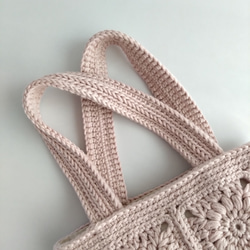 フラワーモチーフのバッグ　ベビーピンク　縦長　手編み　かぎ針編み　クロシェ　コットン　オールシーズン 5枚目の画像