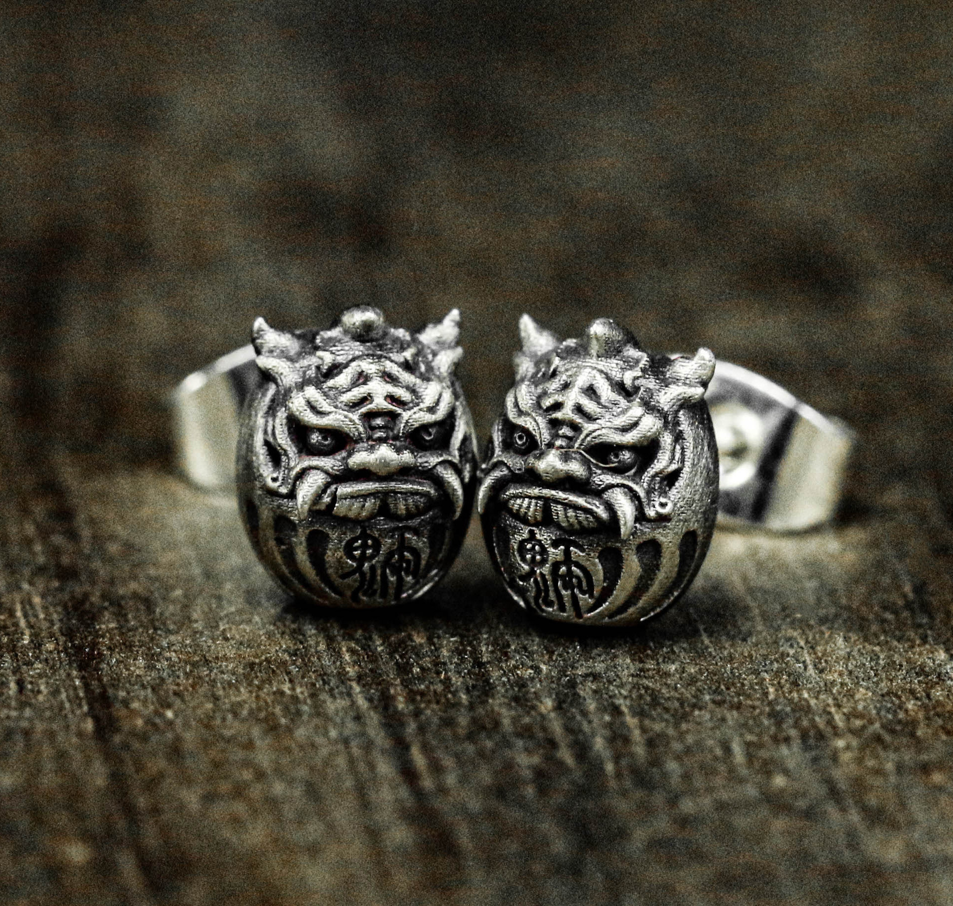 かわいいシルバー・ジュエリー おしゃれでモダンなハイエンド・ジュエリー 認定 達成感 スターリングシルバーだるまのピアス