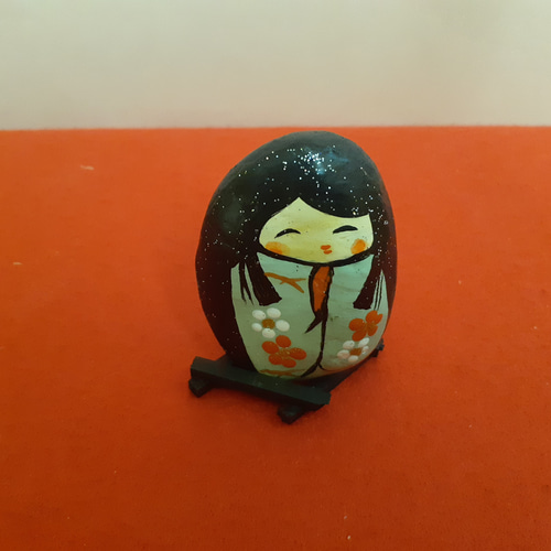 石人形、こけし石、人形、 ストーンアート 石こけし(g) 立体・オブジェ makochin 通販