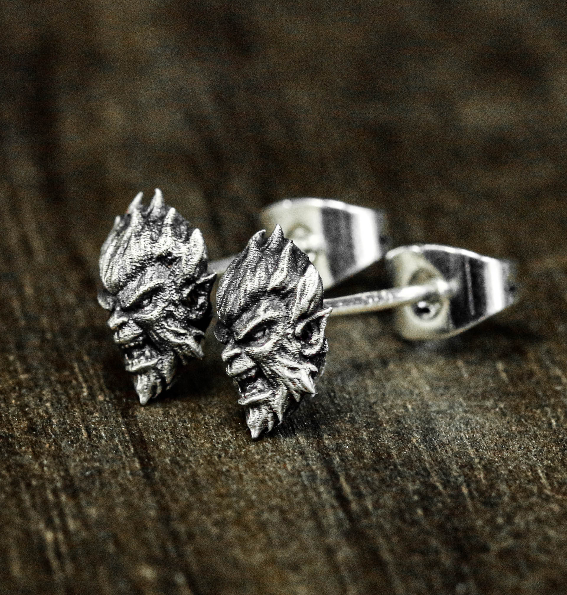 スターリングシルバー猿の王イヤリング猿の王ジュエリーお守り生命保護絶妙なギフト酸化銀動物シルバージュエリー