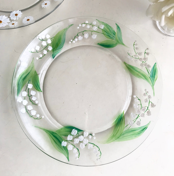 スズラン の可愛いガラスのお皿 大皿 Ariel 🥀 通販 17159303｜Creema