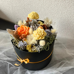 フラワーボックス　ラウンド　イエロー　オレンジ　バラ　ナチュラル　華やか　誕生日　結婚祝い　結婚記念日　お祝い 4枚目の画像