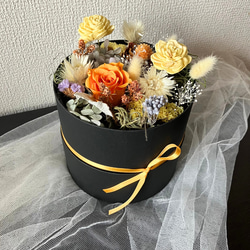 フラワーボックス　ラウンド　イエロー　オレンジ　バラ　ナチュラル　華やか　誕生日　結婚祝い　結婚記念日　お祝い 3枚目の画像