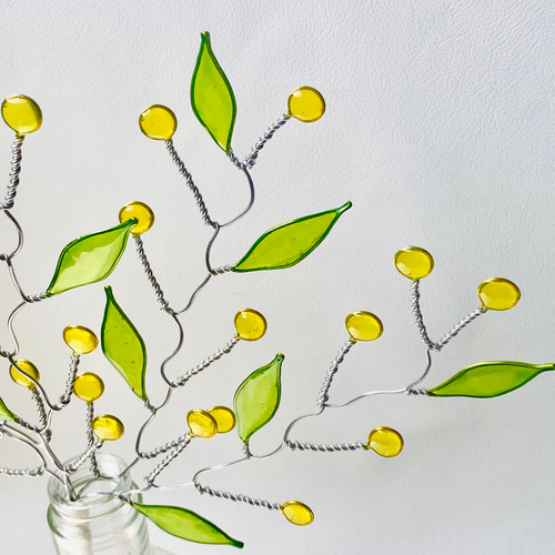 淡い色彩のミモザのワイヤークラフトフラワー アートフラワー