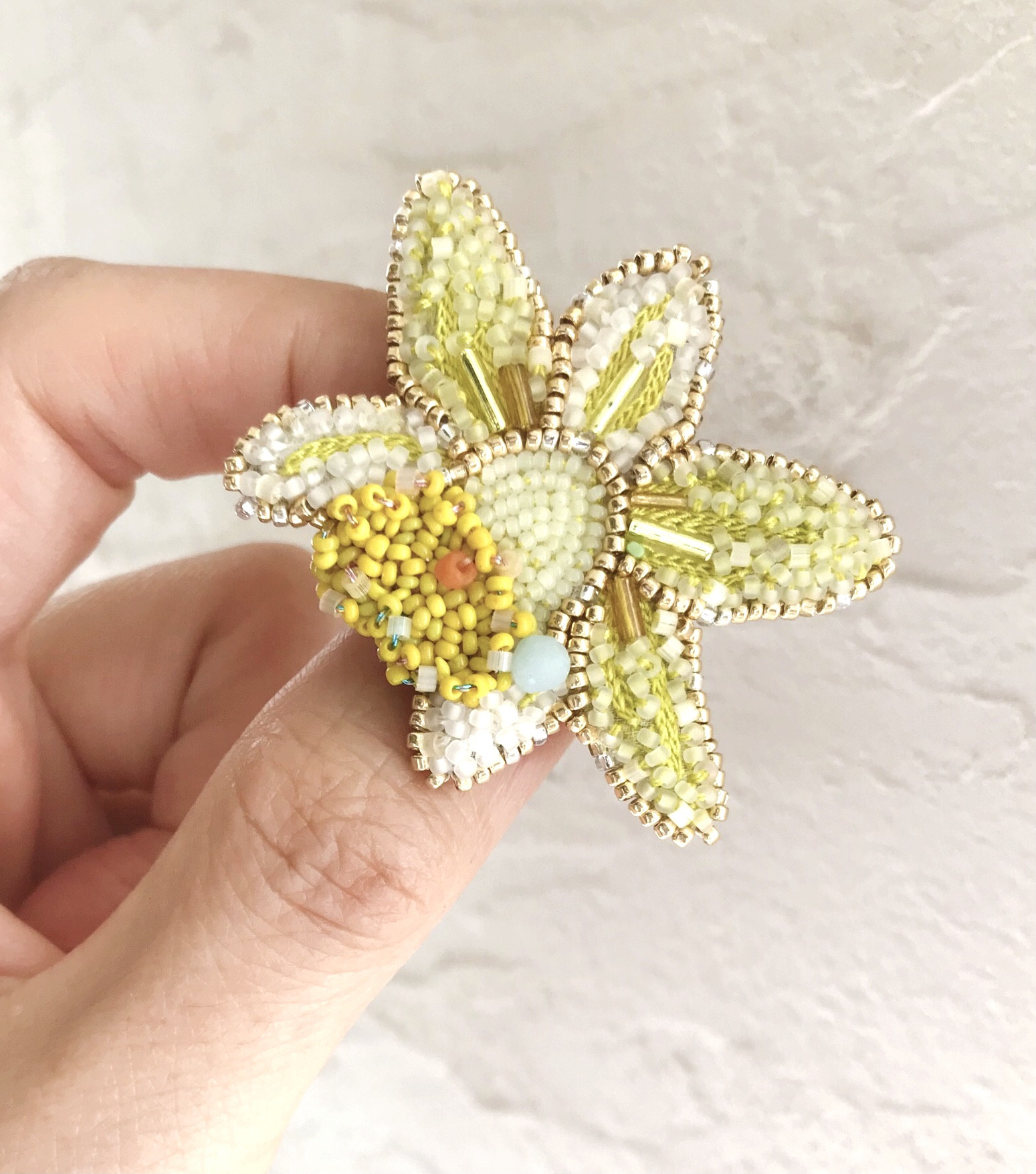 オートクチュールビーズ刺繍ブローチ 水仙 ブローチ So do I