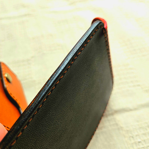 カラーオーダー可】本革/総手縫い 二つ折り財布 ベルトホック / ヌメ革