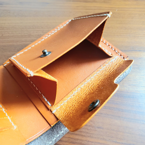 手縫い仕上げの二つ折り本革財布 ～シンプル軽量 普段使い ギフト