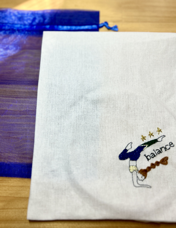 embroidery yoga pose pouch6 3枚目の画像