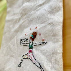 embroidery yoga pose pouch9 3枚目の画像