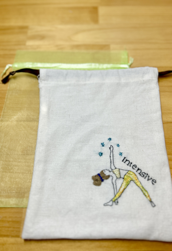 embroidery yoga pose pouch10 4枚目の画像