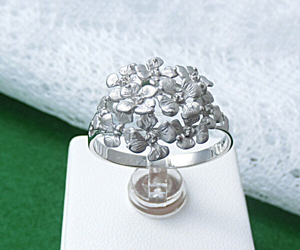 『あじさいリング』　シルバー製：　【日本製】