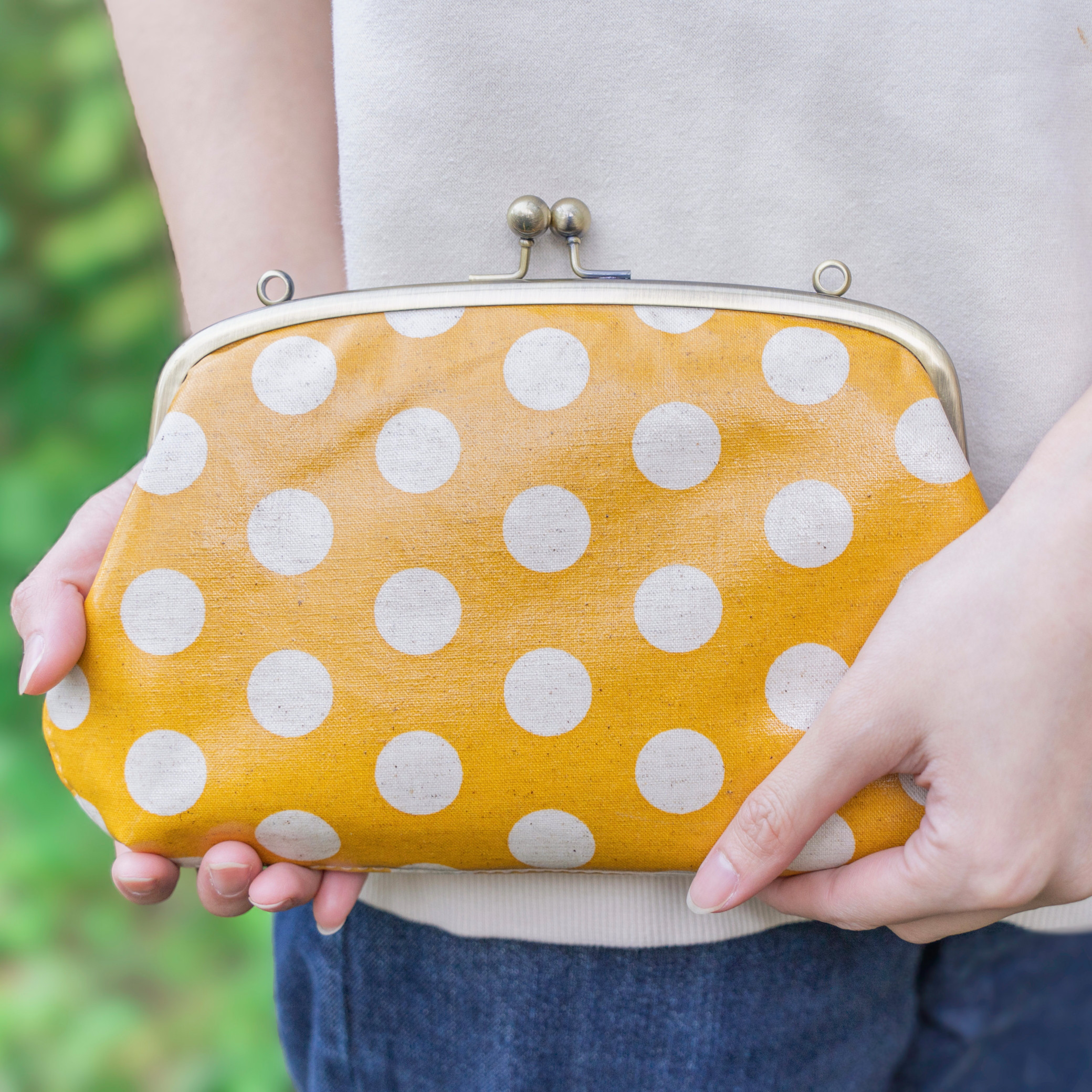 選べる水玉カラー９種類　親子がま口　防水・撥水ラミネート素材の長財布　ミモザイエロー　水玉模様　ポーチ　スマホショルダー
