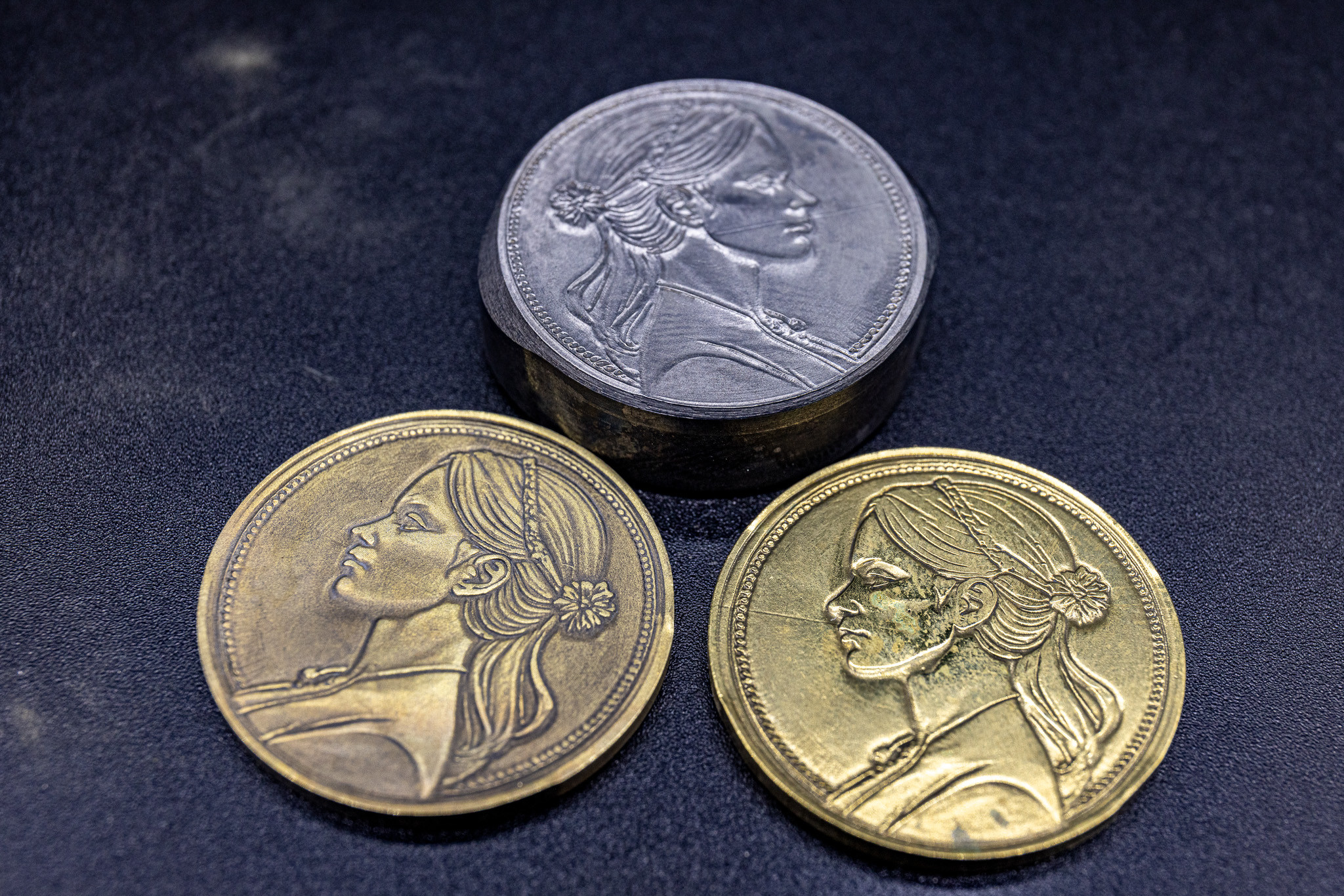 コイン金型 女性の横顔 その他素材 Thousandth Works 通販 17160408｜Creema(クリーマ)