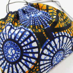 アフリカ布の巾着ショルダー（アフリカンプリント）斜めがけ たすき掛け インナーバッグ 2枚目の画像