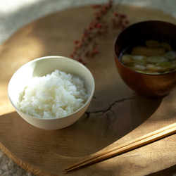 家族茶碗【陶器のご飯茶碗】ライスボウルM 笑顔のうつわ 信楽焼 ふつうサイズ 素朴な雰囲気 白土 13枚目の画像