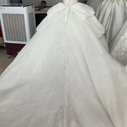 華やかトレーン！きらきら 二の腕カバー 袖あり ホルターネック