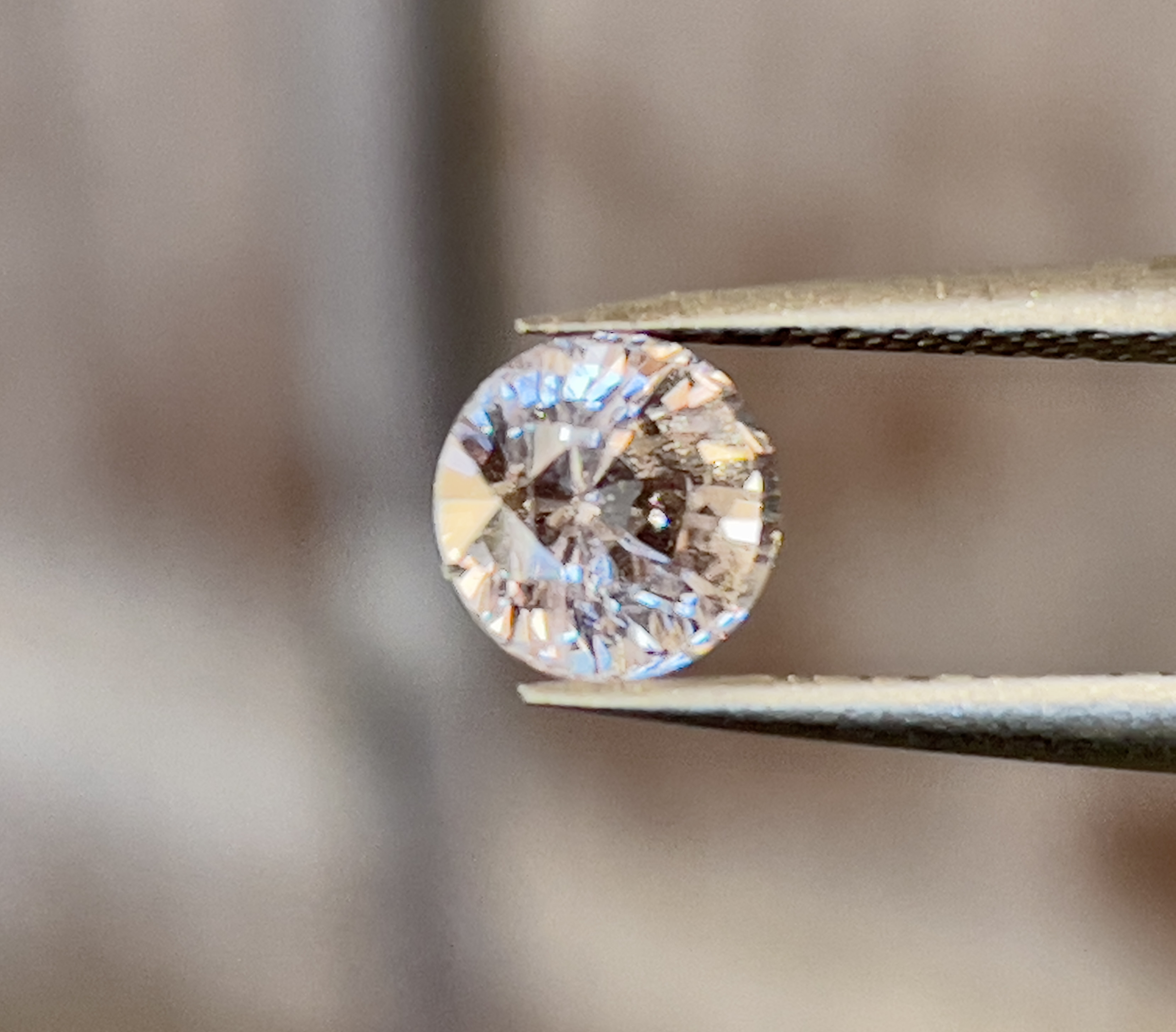 サファイア 淡いピーチ色サファイア ルース 1.08 カラット ブリリアント ラウンド カット 天然宝石 スリランカ原産