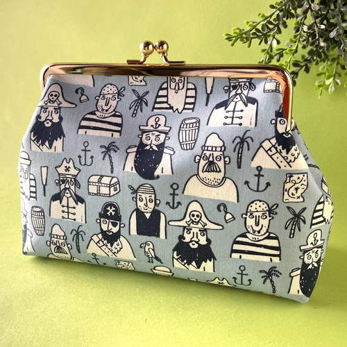 ほのぼの海賊柄 がま口ポーチ 化粧ポーチ プチギフト USAコットン  