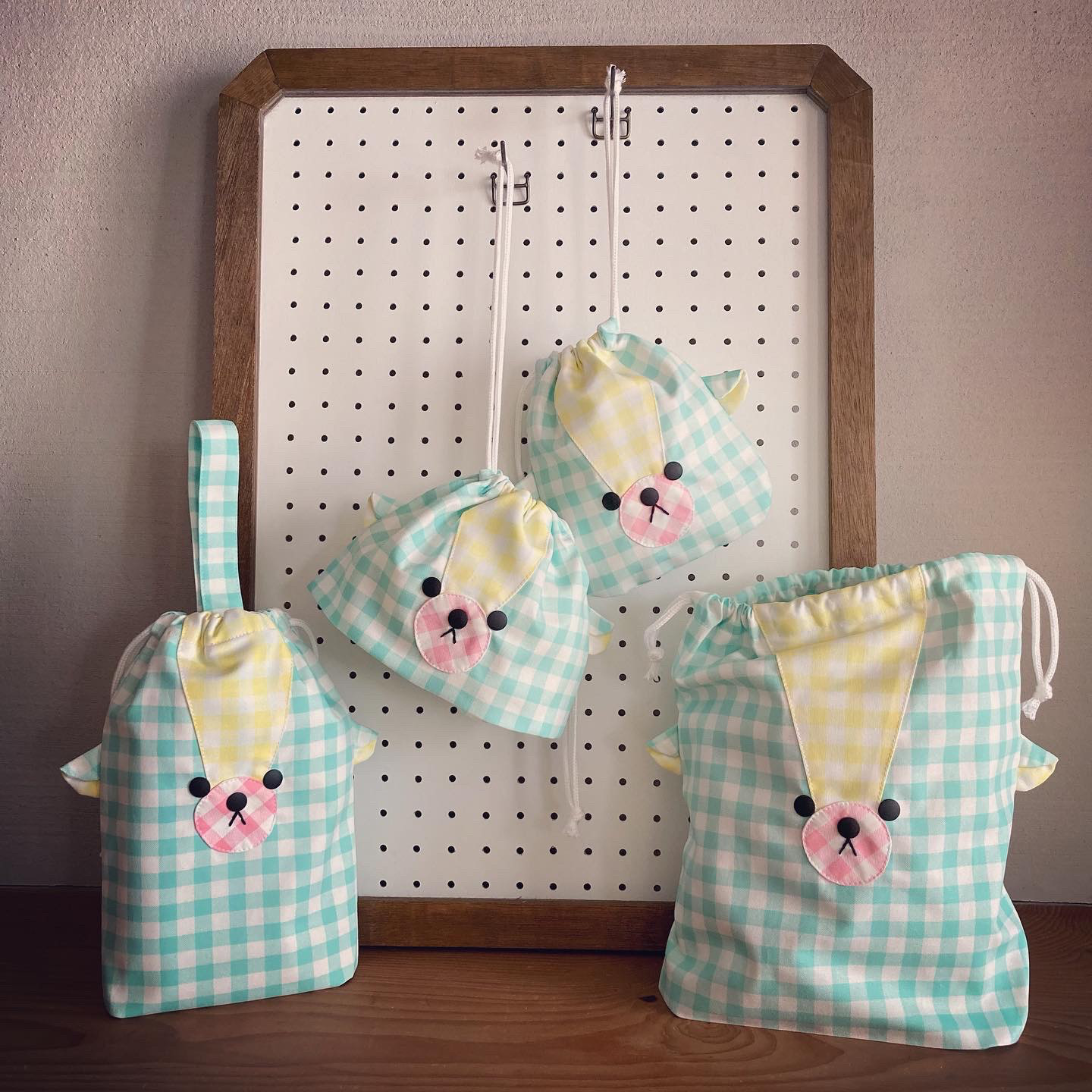 チェックなくまさん巾着４点セット