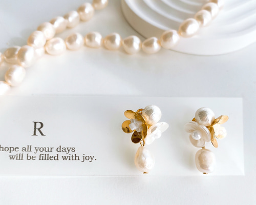 Gold)淡水パール揺れるフラワーピアス イヤリング チタン ステンレス