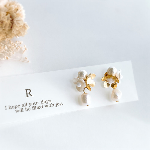 Gold)淡水パール揺れるフラワーピアス イヤリング チタン ステンレス