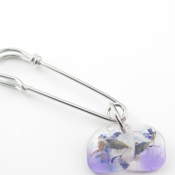 ハラハラと舞うクォーツの花は、少し可憐であるけれど、心強くもあります♪<カブトピンブローチ>SB997 2枚目の画像