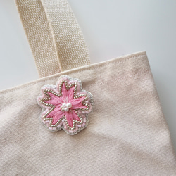 ✳︎ 桜 ✳︎ ビーズ 刺繍 ブローチ 2枚目の画像