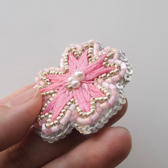 ✳︎ 桜 ✳︎ ビーズ 刺繍 ブローチ 5枚目の画像