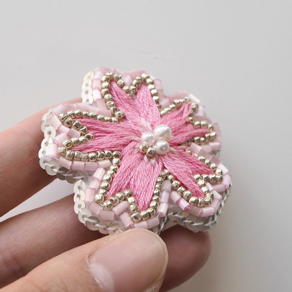 ✳︎ 桜 ✳︎ ビーズ 刺繍 ブローチ 4枚目の画像