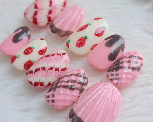 受注製作】バレンタイン いちごチョコ アポロ ネイルチップ 現品 No