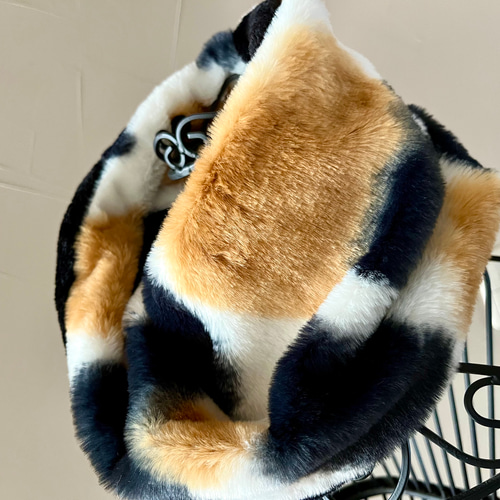 にゃんとも可愛い♡三毛猫プレミアムボアネックウォーマースヌード