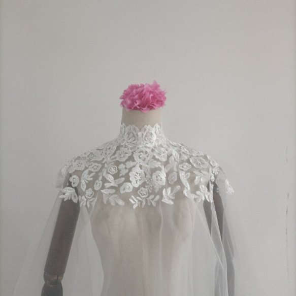 エレガント トップス ケープ風ボレロ　ウエディングドレス 咲き誇る透け花レース くるみボタン　 3枚目の画像