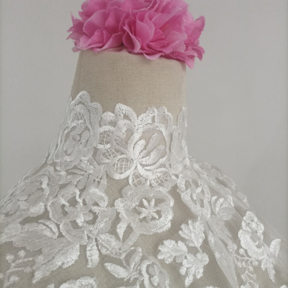 エレガント トップス ケープ風ボレロ　ウエディングドレス 咲き誇る透け花レース くるみボタン　 2枚目の画像