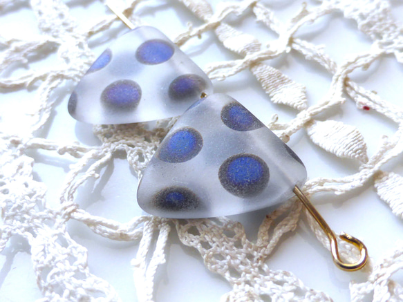 三角　すりガラス青どっと　チェコビーズCzech Glass Beads2個 人気・おすすめ｜安定人気・収納便利におすすめ 期間限定割引 配送追跡可 国内発送・メーカー保証対応
