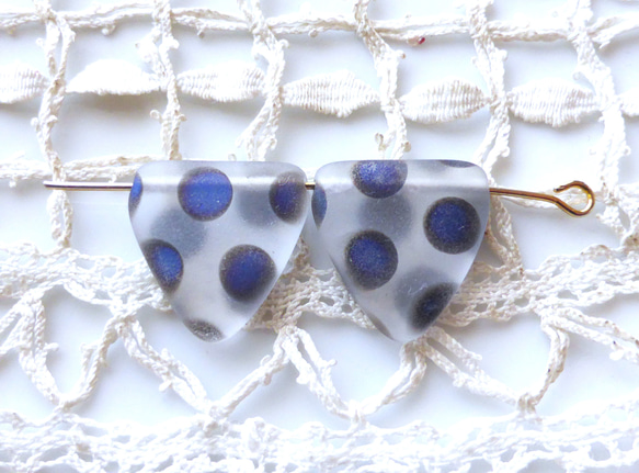 三角　すりガラス青どっと　チェコビーズCzech Glass Beads2個 人気・おすすめ｜安定人気・収納便利におすすめ 期間限定割引 配送追跡可 国内発送・メーカー保証対応