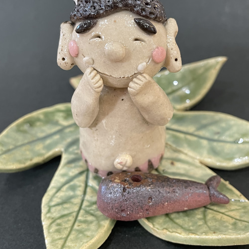 ✳︎初売り.新春特別価格✳︎多肉植物そのまま飾れる.市販の陶器スニーカー 笑門来福 鬼も笑う 陶器 香立て 立春 節分 鬼 その他置物 TARACO 通販