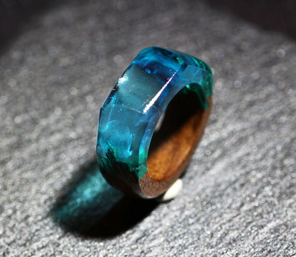 【現品限り Sale 40%off】 Nature Ring/Blue ウッドレジンリング　13号 5枚目の画像