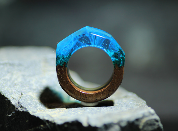 【現品限り Sale 40%off】 Nature Ring/Blue ウッドレジンリング　13号 1枚目の画像